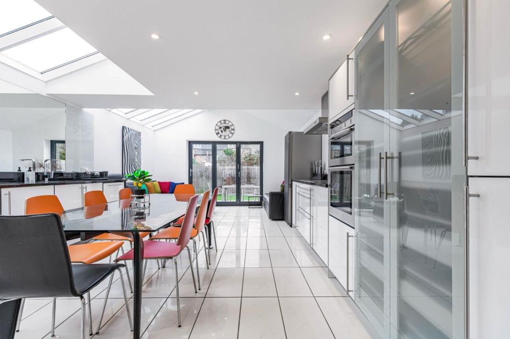 Property photo 2 of 22 Kitchen