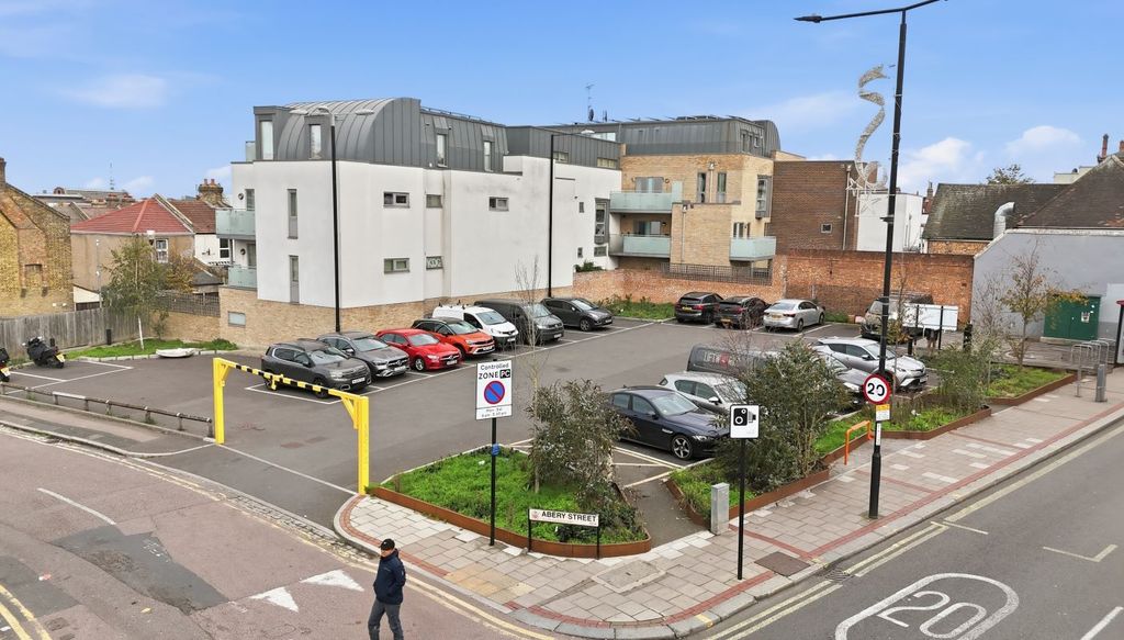 Property photo 2 of 9