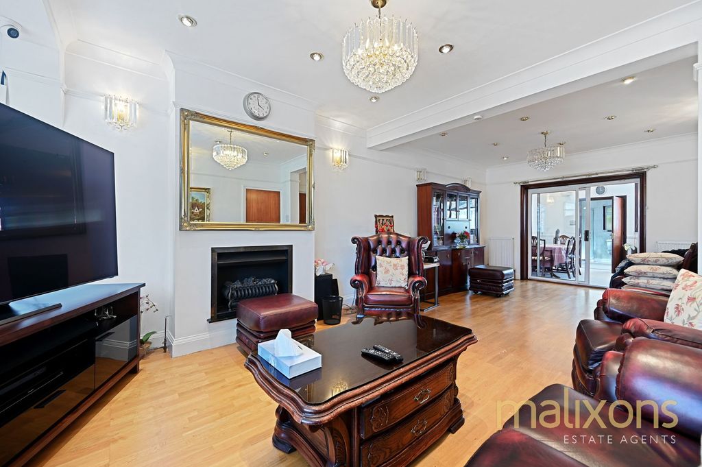 Property photo 2 of 12
