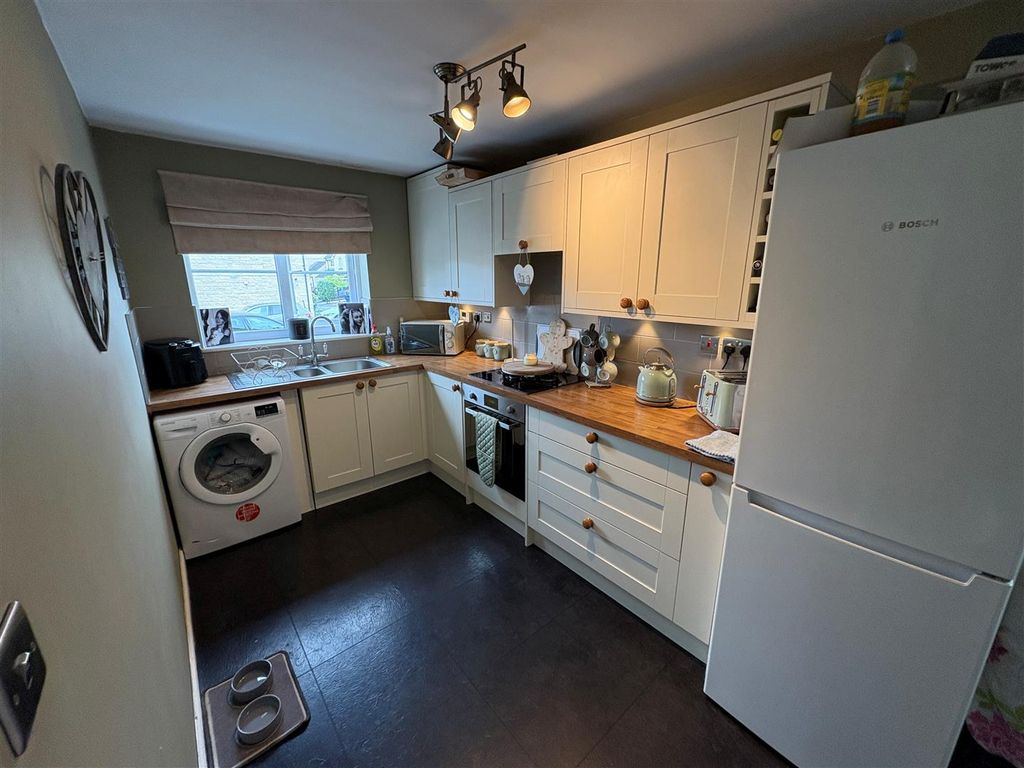 Property photo 3 of 22