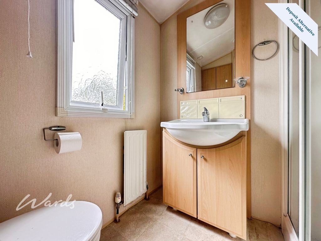 Property photo 3 of 21 Bathroom