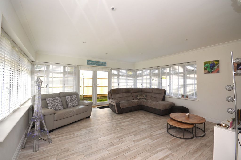 Property photo 3 of 25