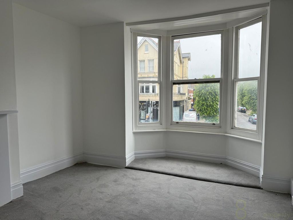 Property photo 2 of 6 E0293E23-40B1-438F-8791-De486c28Fa67