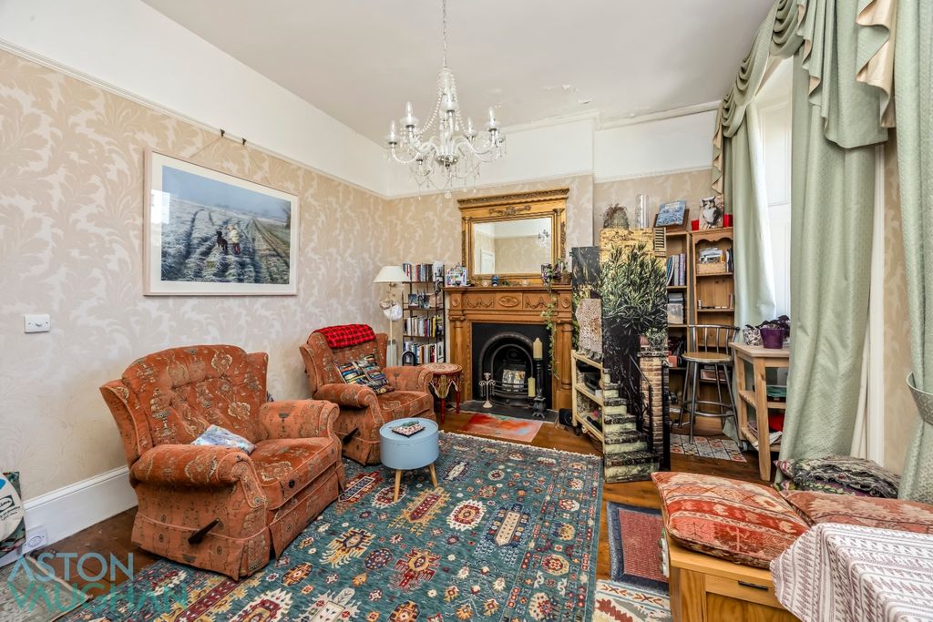 Property photo 2 of 22 5075482