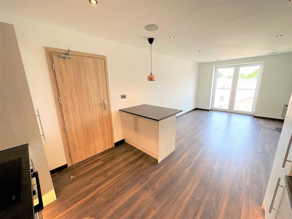 Property photo 1 of 31