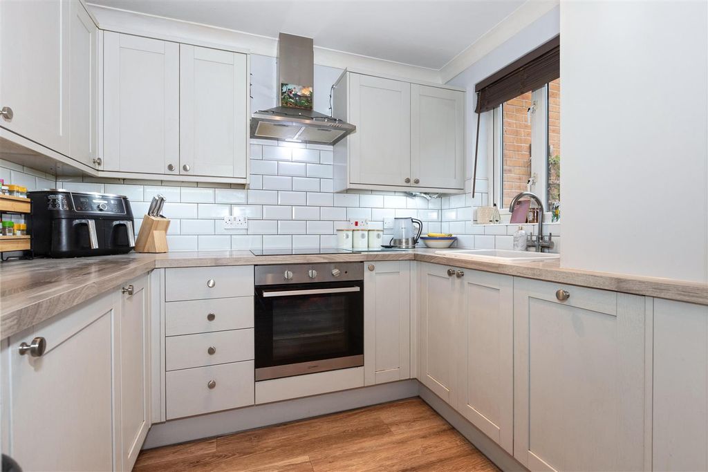 Property photo 2 of 13 Essenhigh_8.Jpg