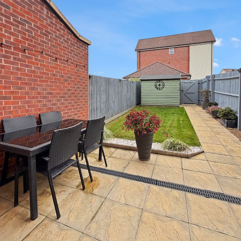Property photo 2 of 24 5532254