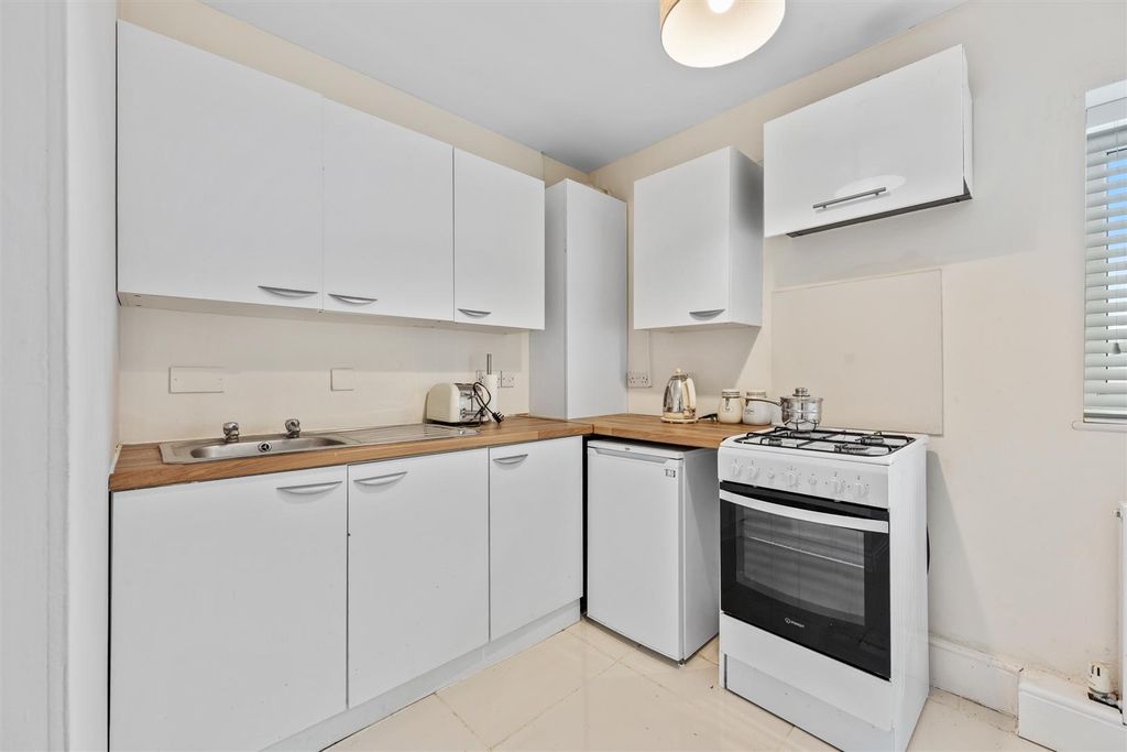 Property photo 2 of 16 Kitchen/Dining/Living Room