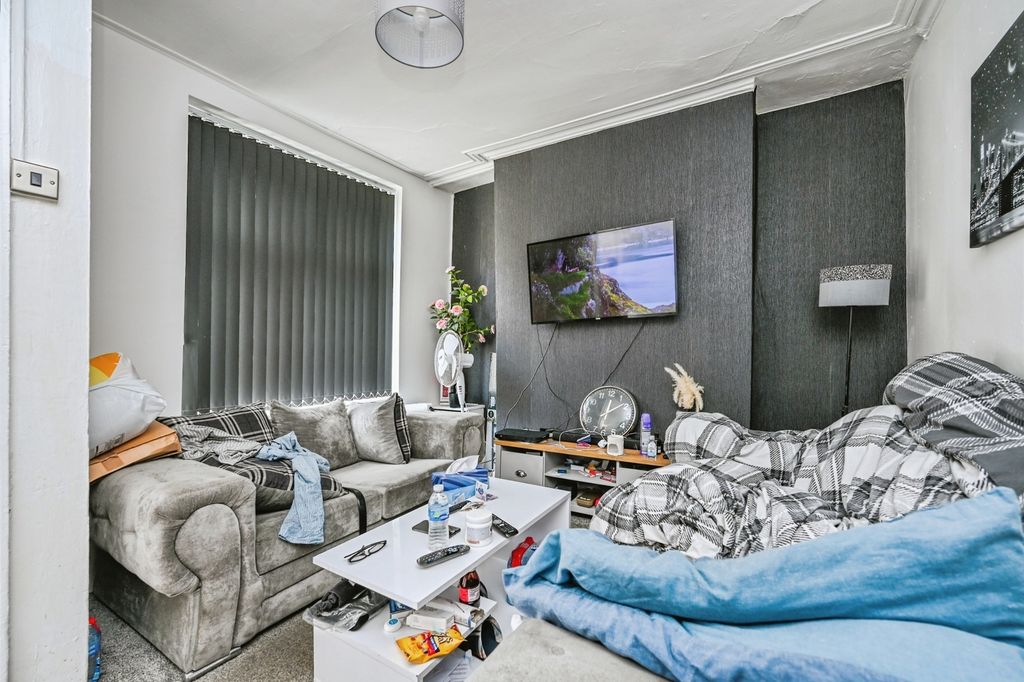 Property photo 2 of 11 Pbox-Img.Jpg