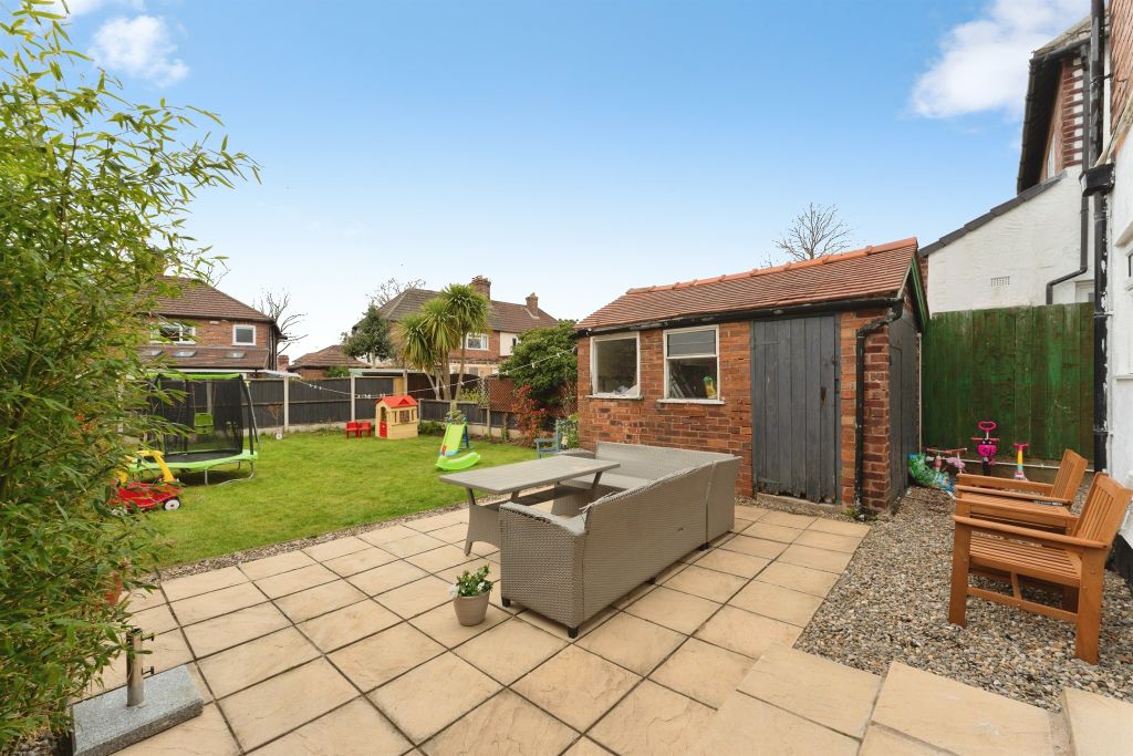 Property photo 2 of 20