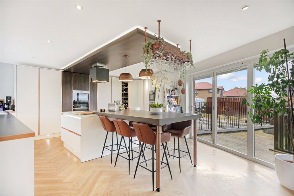 Property photo 1 of 24 Picture No. 07