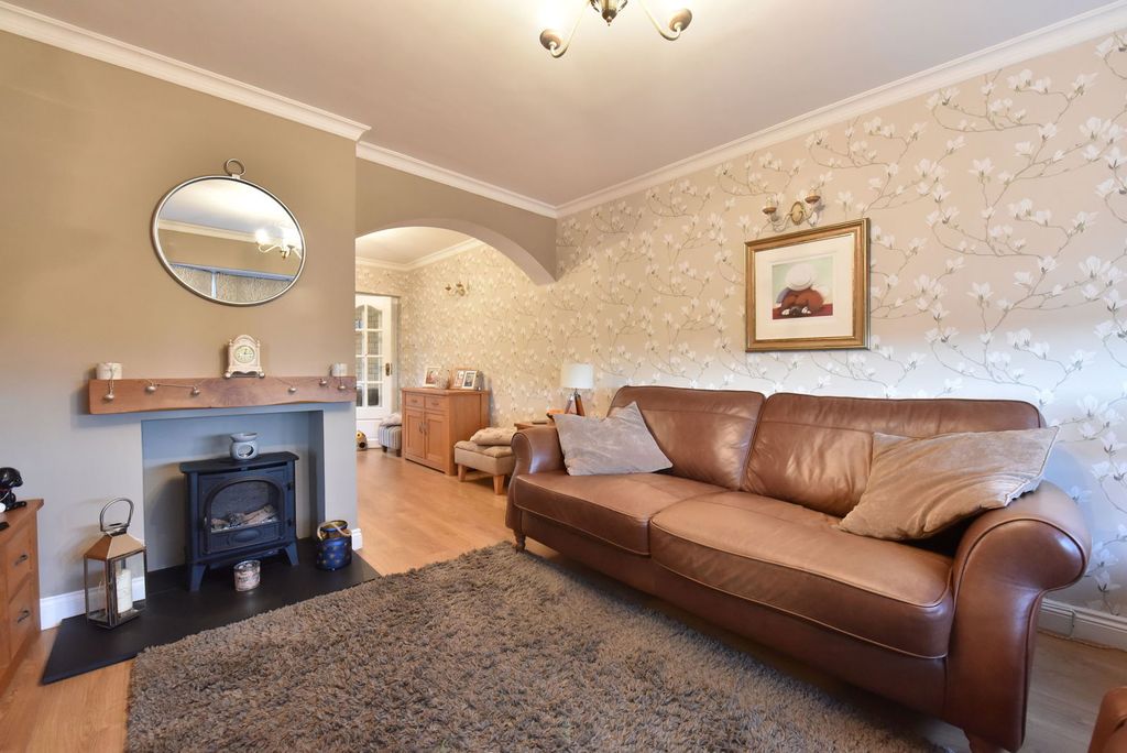 Property photo 3 of 25