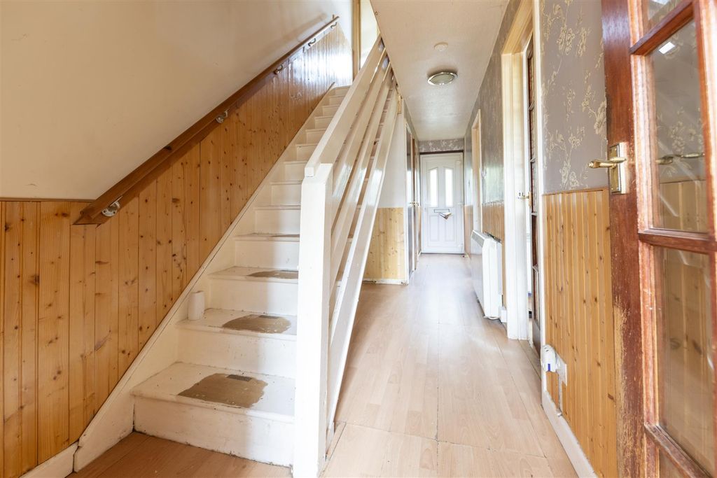 Property photo 3 of 12 Hall.Jpg