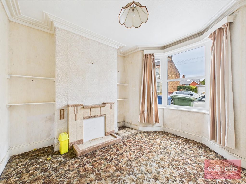 Property photo 2 of 12 Cam05075G0-Pr0227-Still005.Jpg