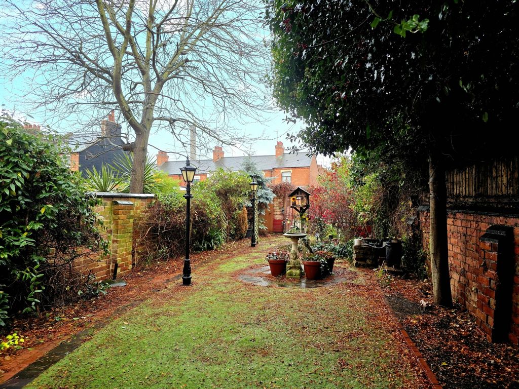 Property photo 3 of 15 Garden