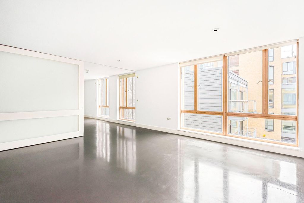 Property photo 1 of 18 P.Jpg