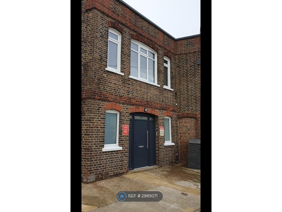 Property photo 1 of 9 Building