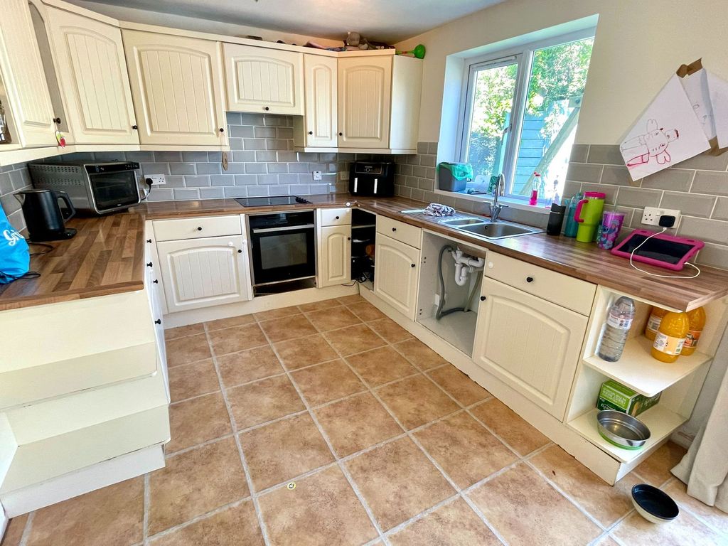 Property photo 3 of 16