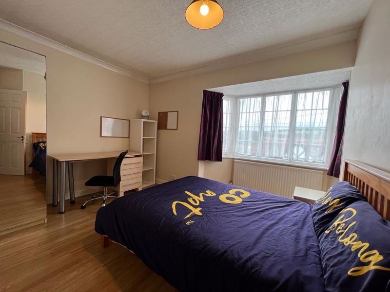 Property photo 1 of 8 Photo 11