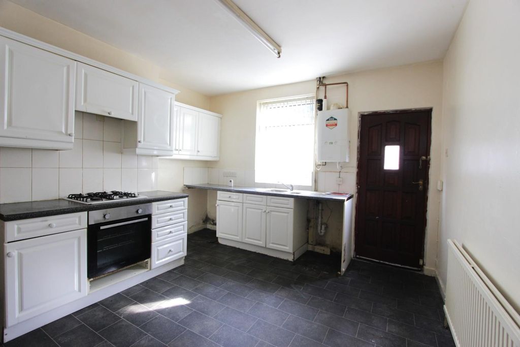 Property photo 1 of 12 4. Kitchen .Jpg