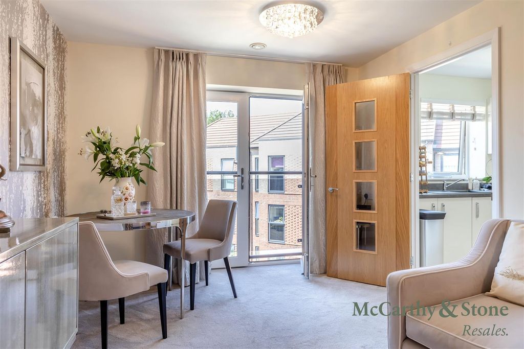 Property photo 3 of 24 8701985-Interior16.Jpg