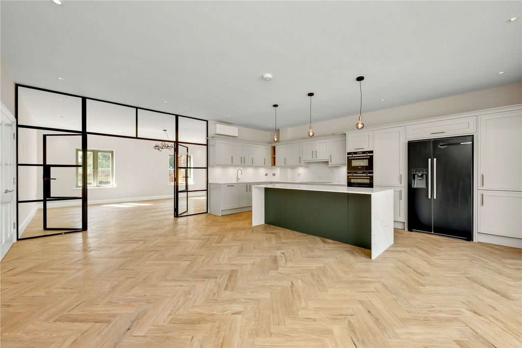 Property photo 3 of 26 Kitchen