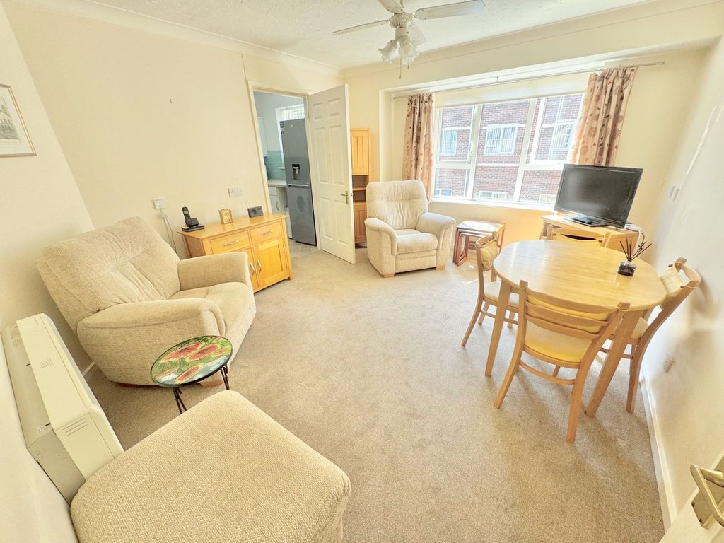Property photo 2 of 21