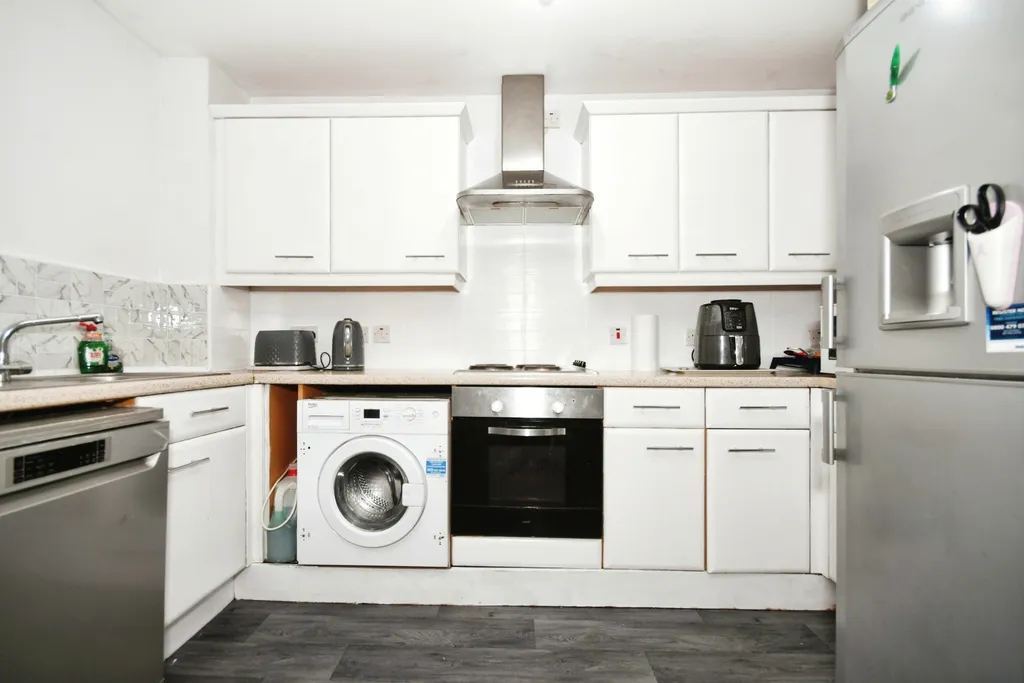 Langsett Road, Sheffield, South Yorkshire S6 - View 6