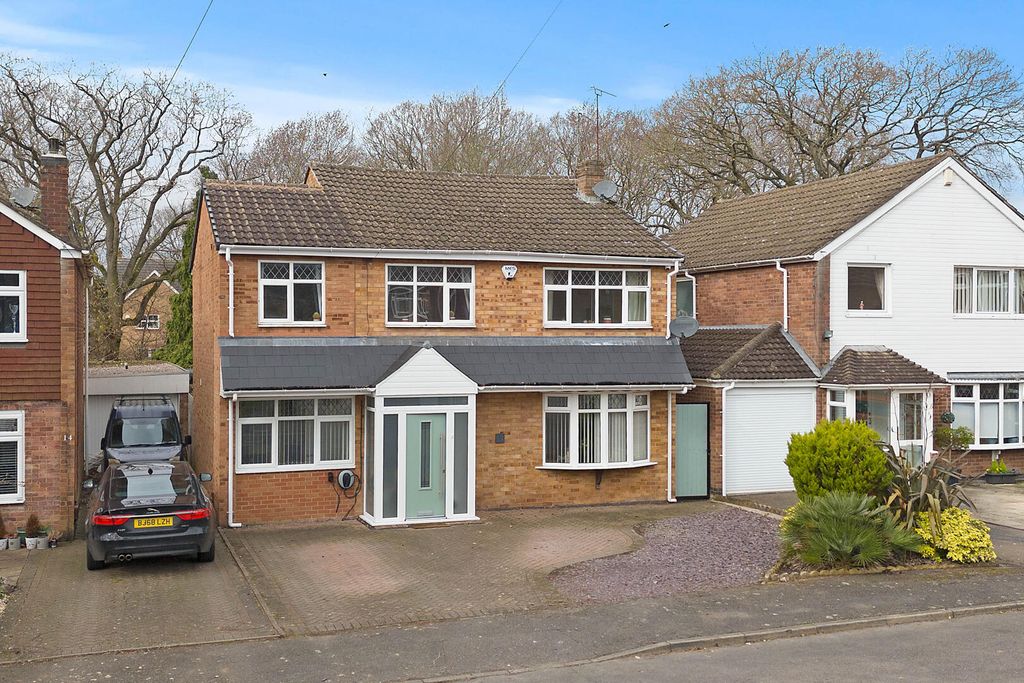 Property photo 1 of 28 Front (Exterior)