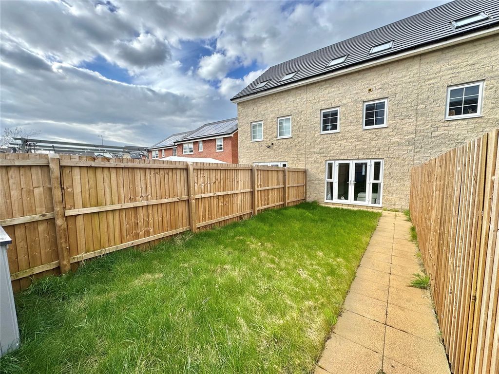 Property photo 2 of 16 Picture No. 15