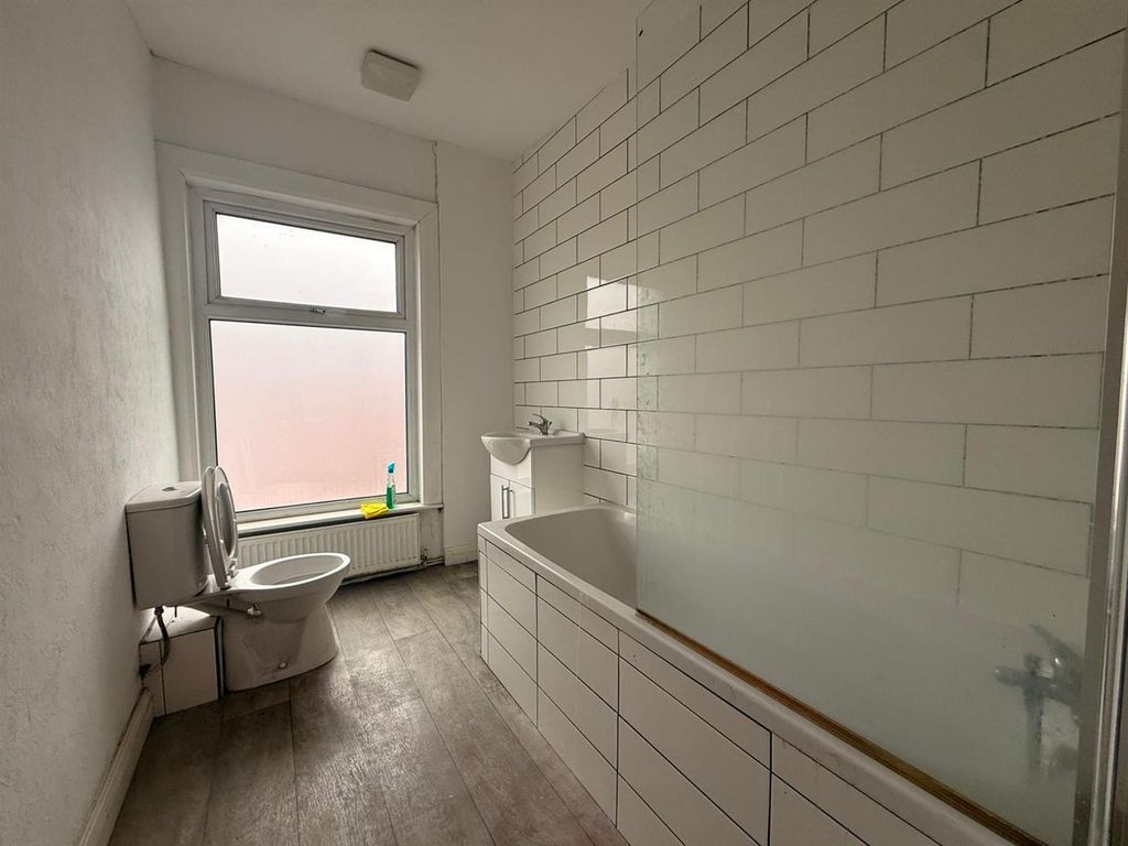 Property photo 1 of 13 02A4184c-8915-4d7E-9F89-00720386790c.Jpg