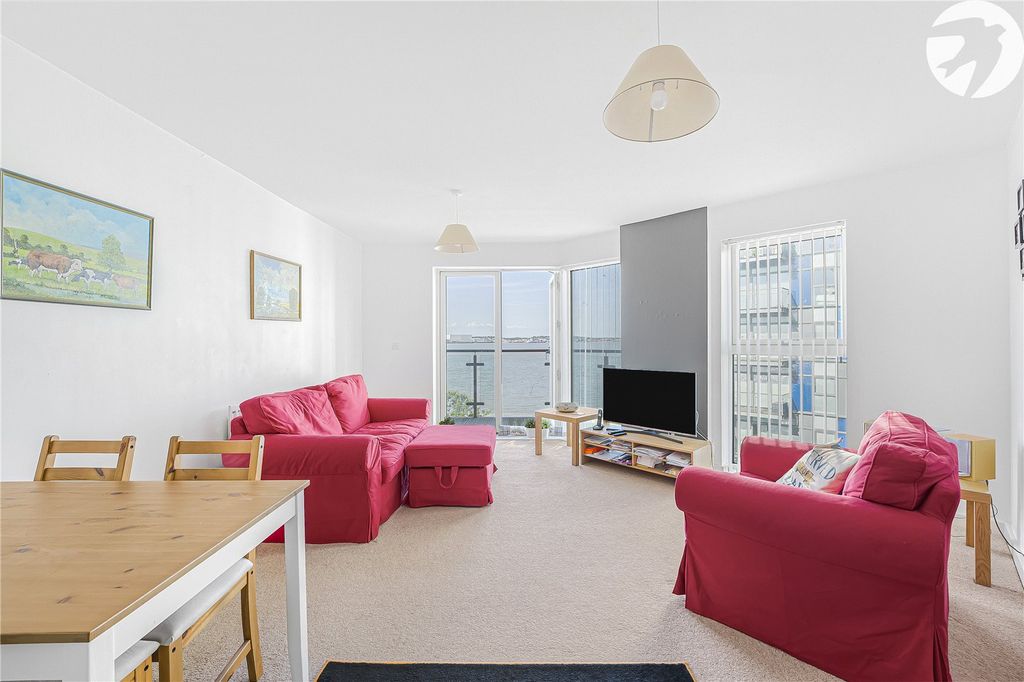 Property photo 3 of 15 Lounge Area