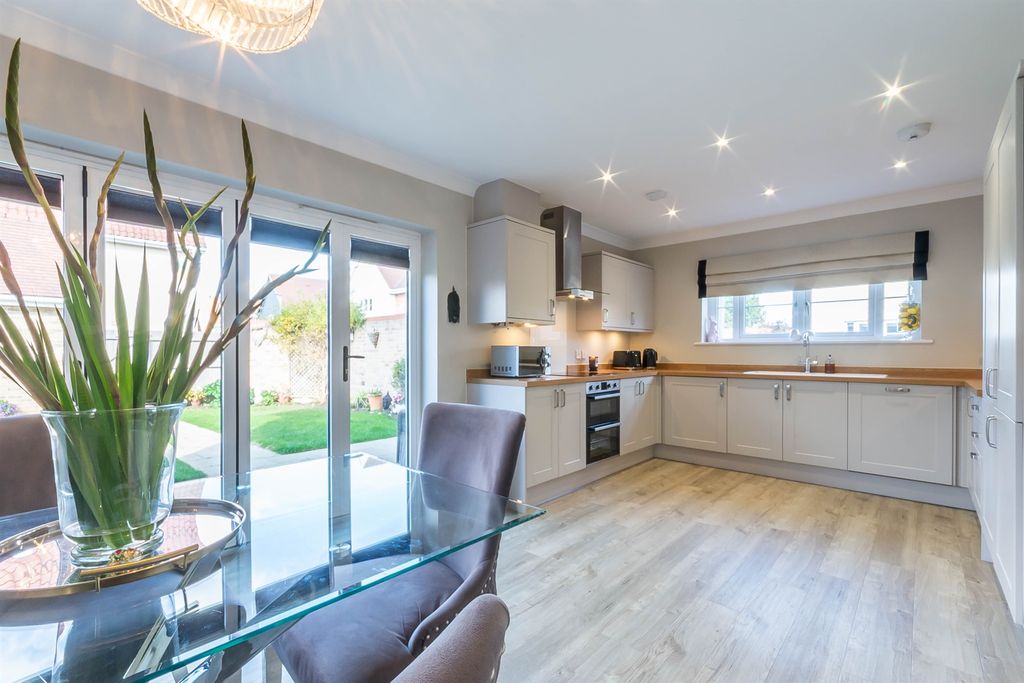 Property photo 2 of 22 Kitchen Diner