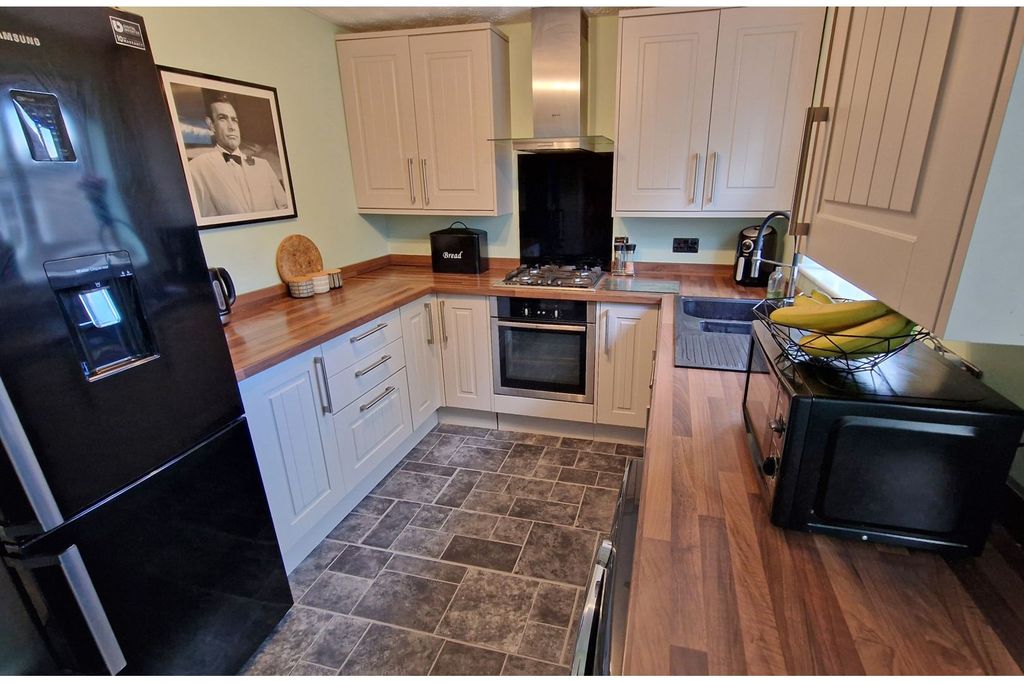 Property photo 2 of 15 Kitchen