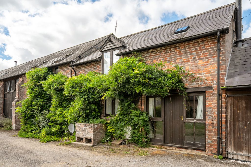 Property photo 1 of 32