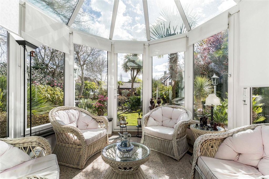 Property photo 2 of 22 Conservatory