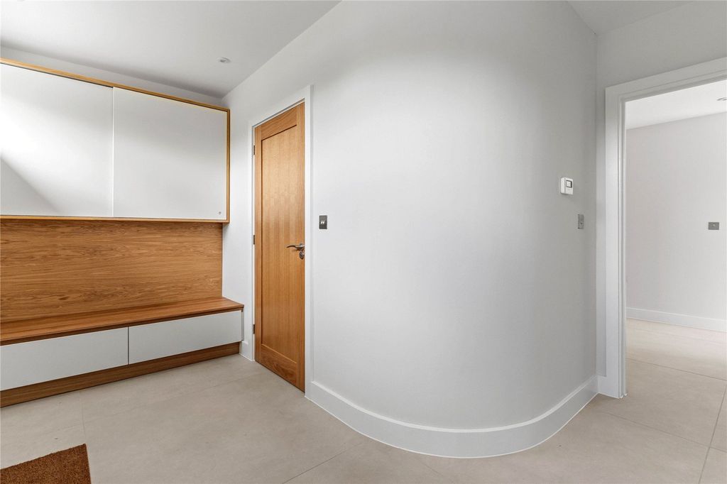 Property photo 3 of 19 Picture No. 34