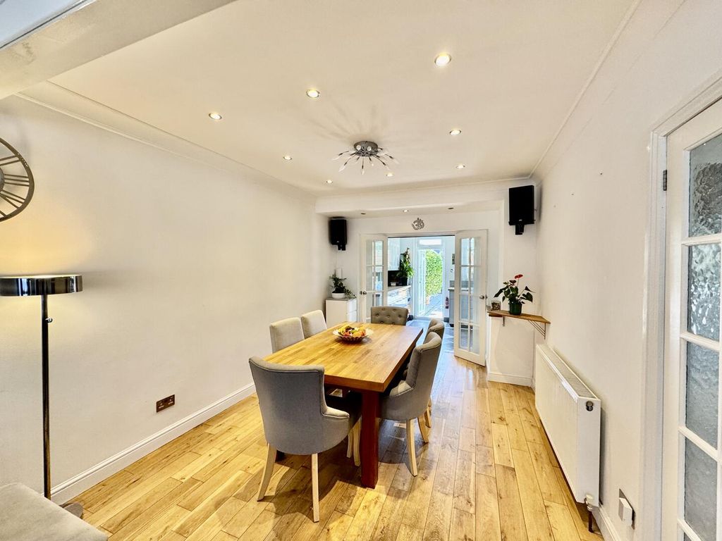 Property photo 3 of 23 Dining Room