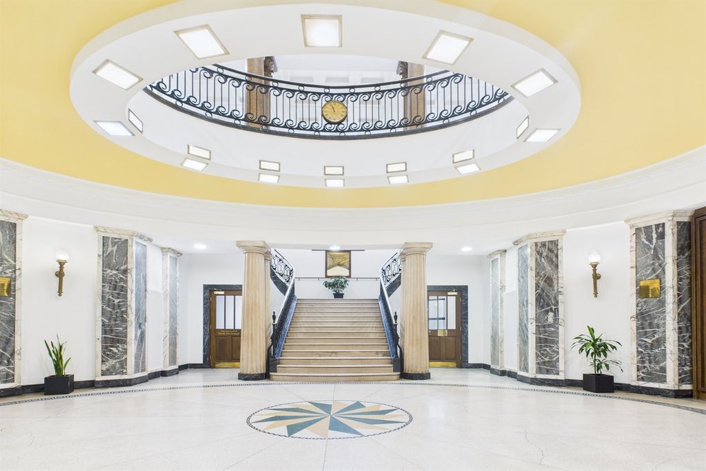 Property photo 2 of 17 Communal Stairs