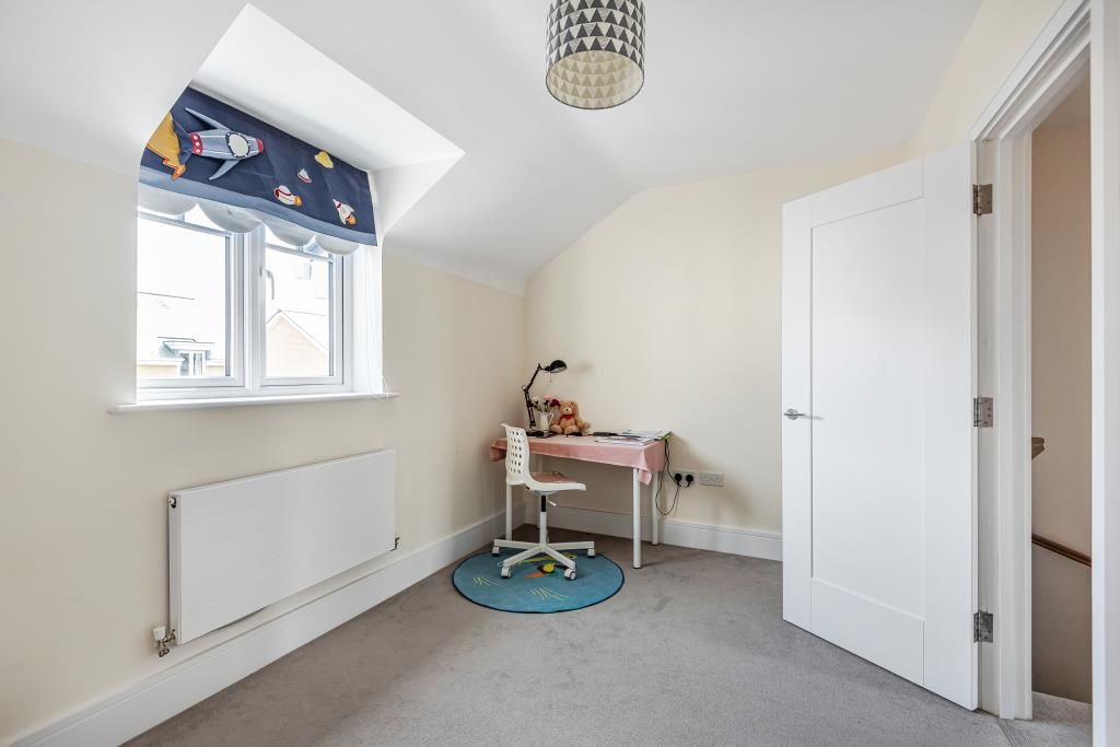 Property photo 3 of 10 Bedroom