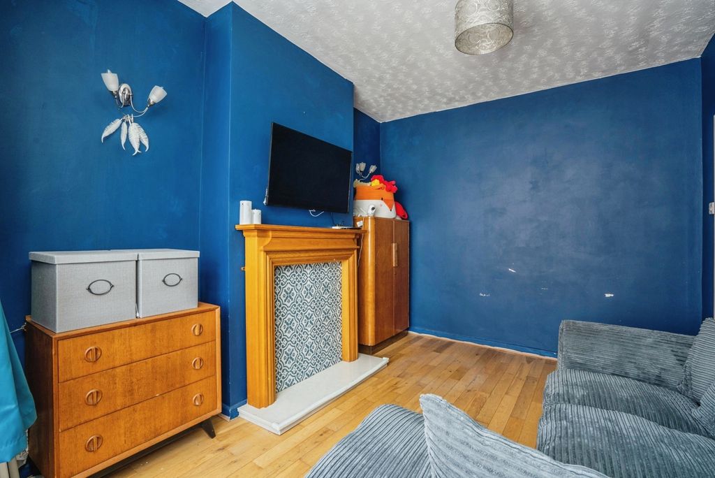 Property photo 3 of 19 Pbox-Img.Jpg