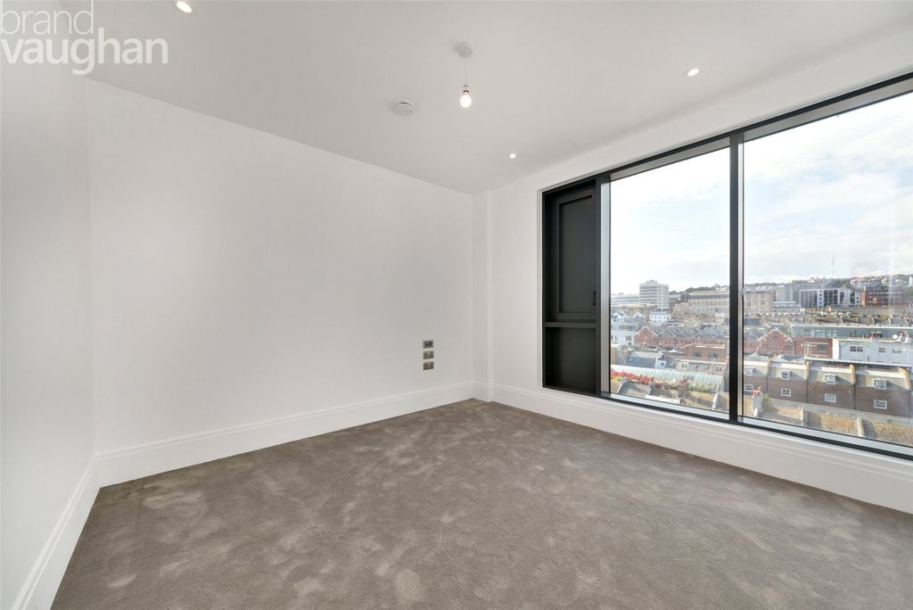 Additional image 5 of 2 bed flat to rentGloucester Place, Brighton BN1