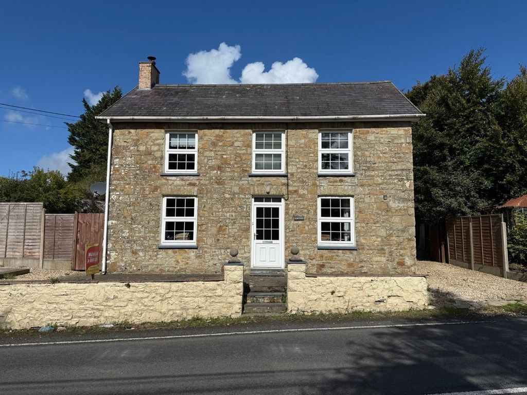 Property photo 2 of 39