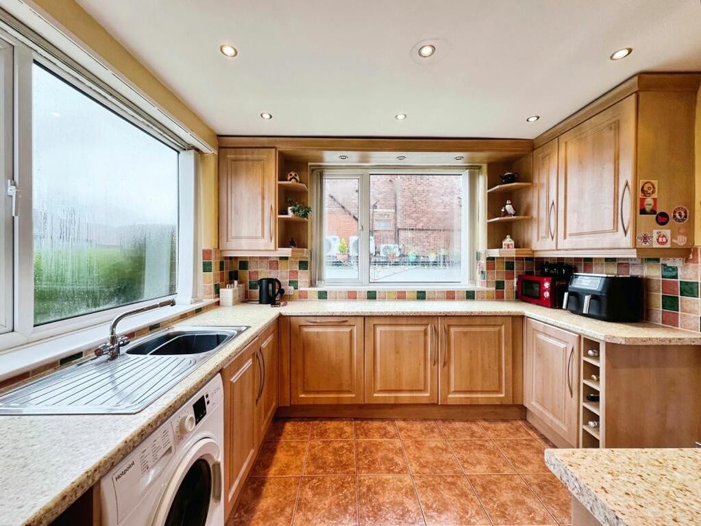 Property photo 3 of 25