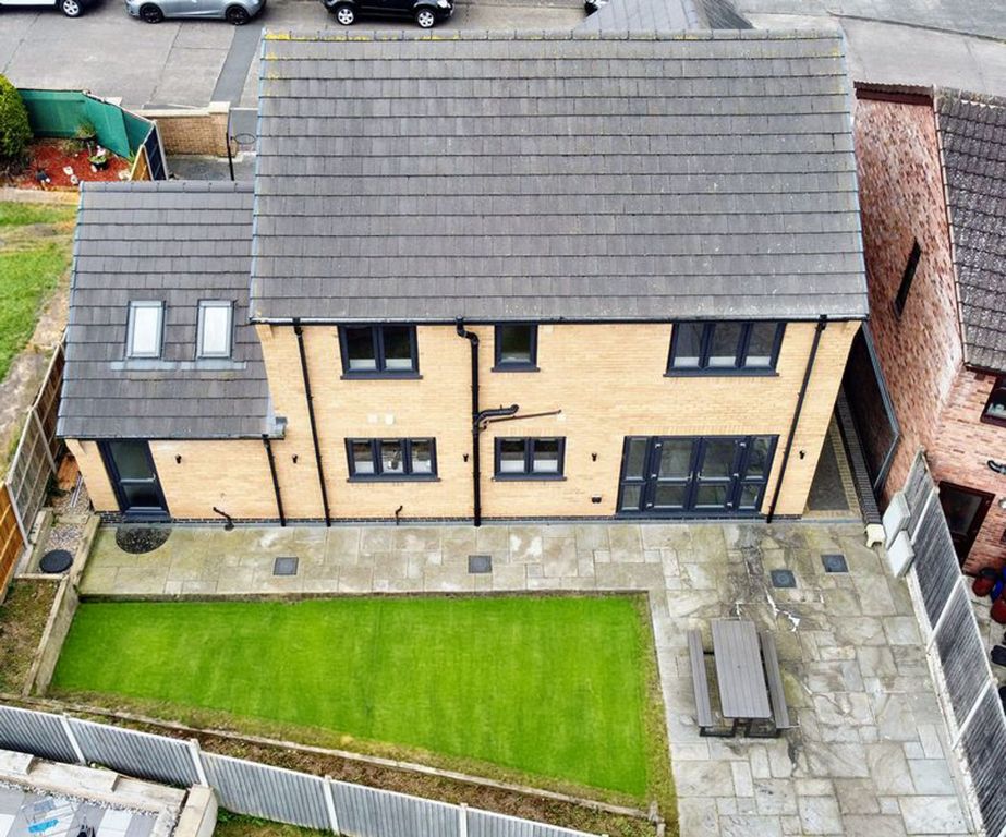 Property photo 3 of 33