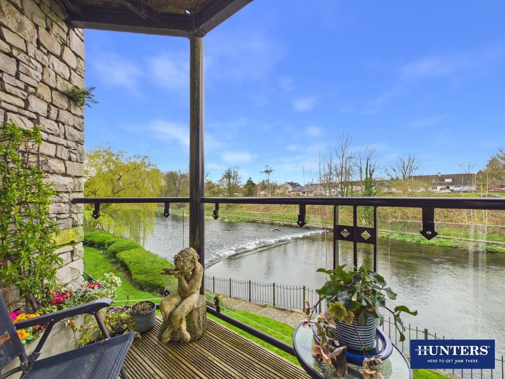 Property photo 2 of 23 Cam06339G6-Pr0033-Still021.Jpg