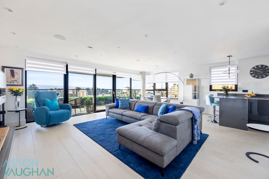 Property photo 2 of 31 4566722