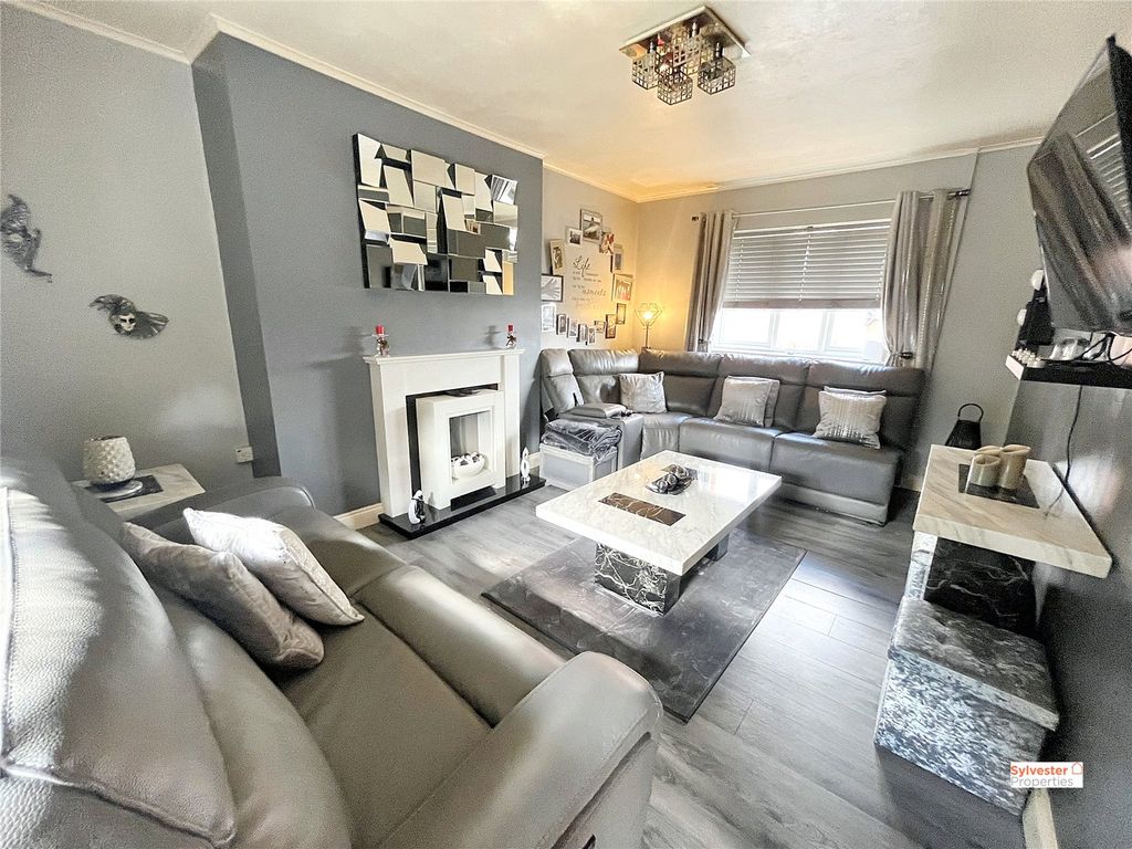 Property photo 3 of 21 Picture No. 08