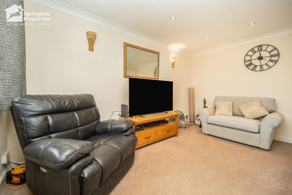 Property photo 3 of 18 Image 2