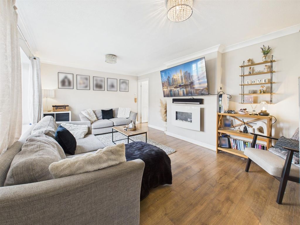 Property photo 2 of 15 Cam05510G0-Pr0145-Still005.Jpg